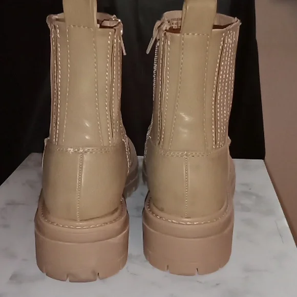 Fashion ankle boots 🥾😁 - Picture 5 of 8